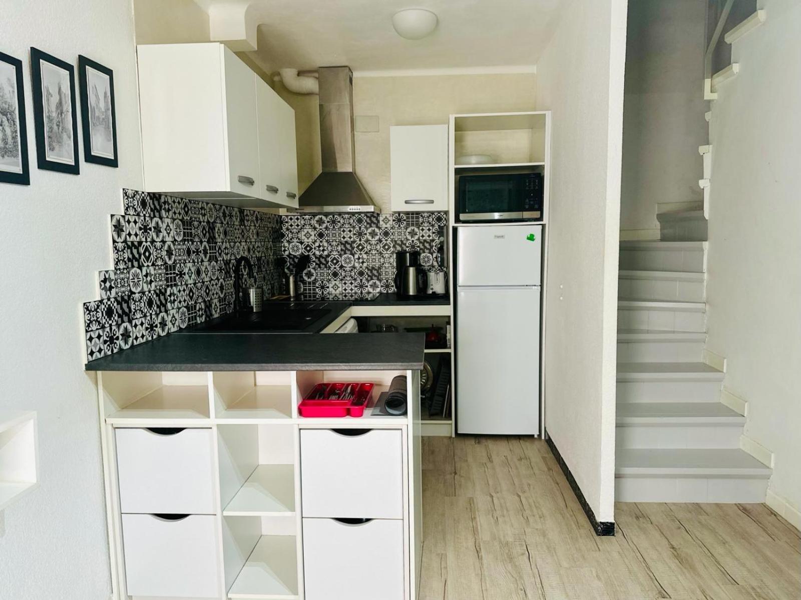 J&v Angeles Apartment